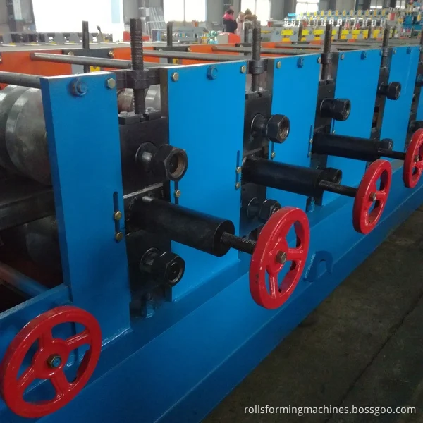 z purlins cold roll forming machine