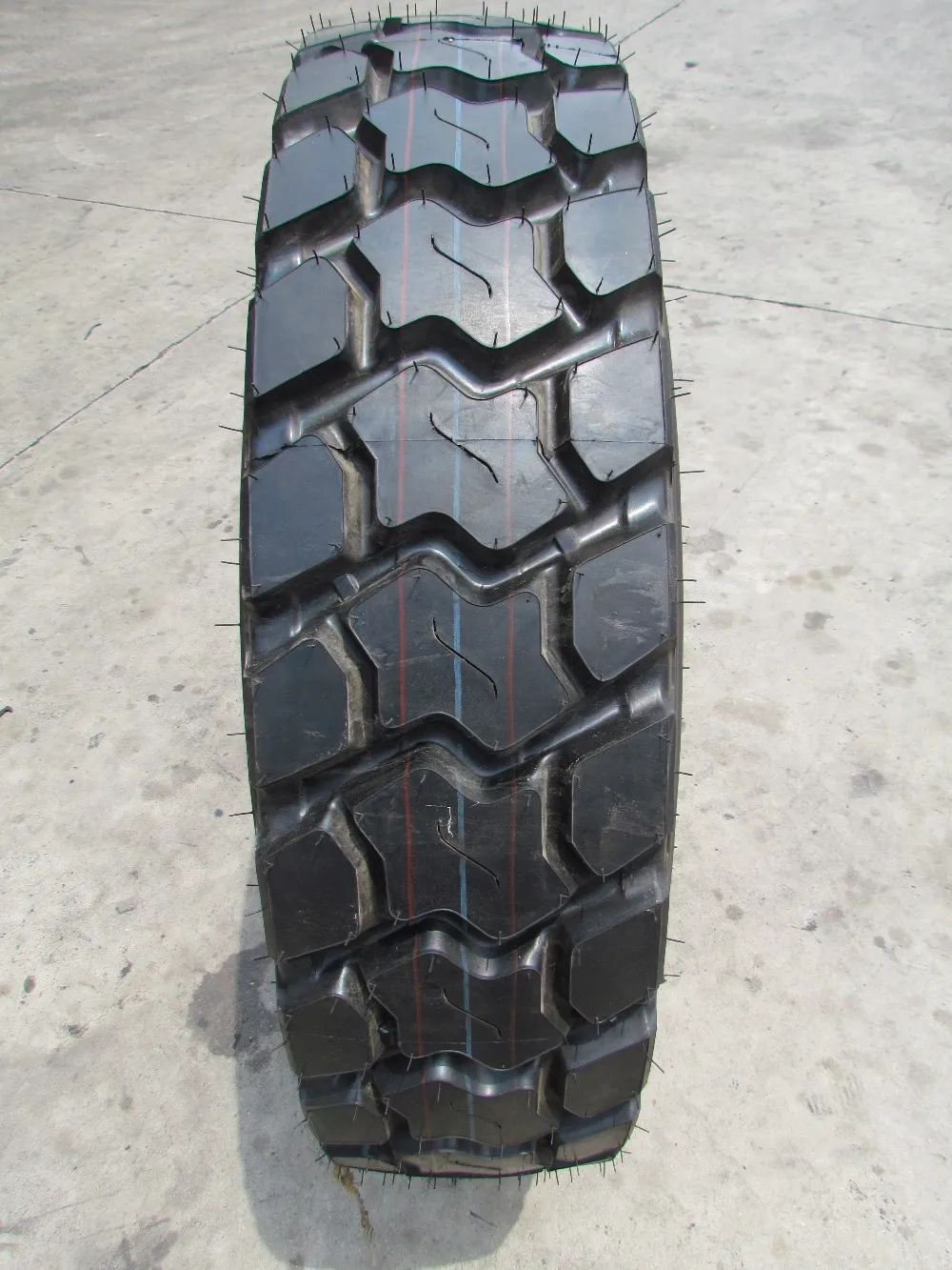 12.00r20 BT118 China BOTO High Quality Tyre Drive Steer Wheels