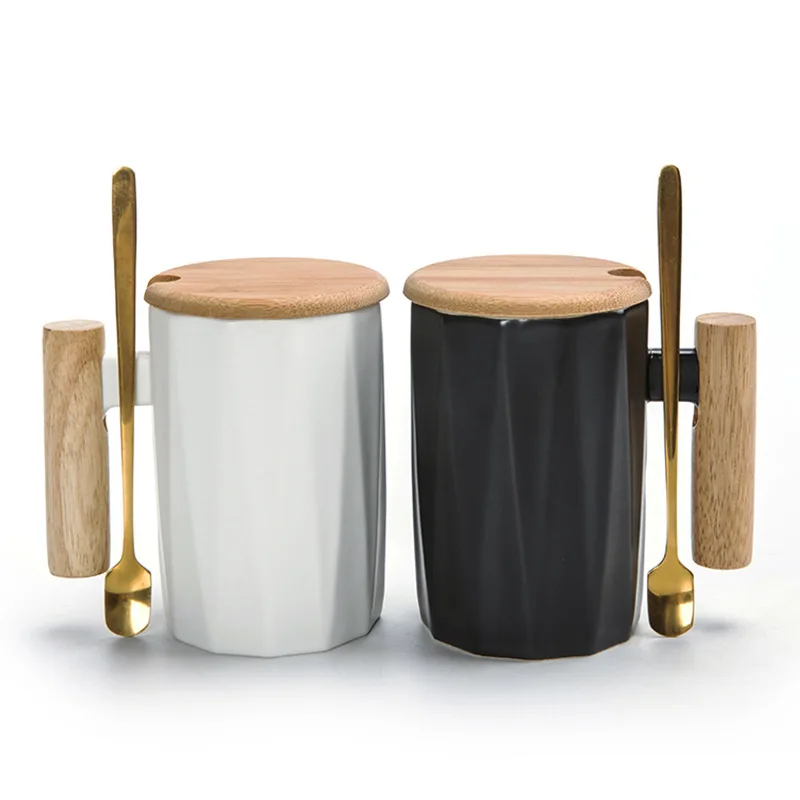 Brief Ceramics Mugs White and Black Coffee Cups Special Wooden Handle Mugs with Lid Spoon