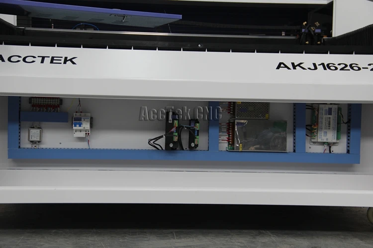 AKJ1626-211.jpg