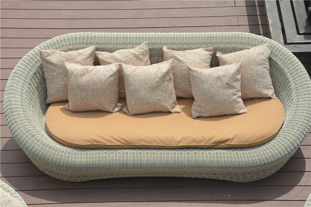 Royal Outdoor Shell Shape Couch Bird Nest Sofa Lounger Garden Wicker