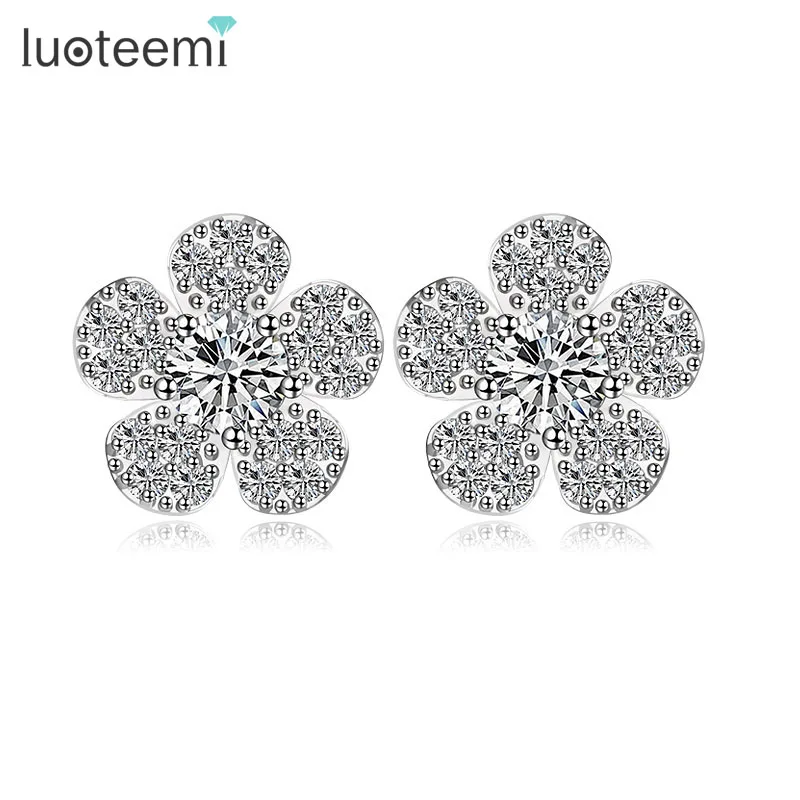 

LUOTEEMI Flower Stud Earrings Women Christmas Gift Princess Flower Shining Micro Pave Earring Stud CZ White Flower Earrings