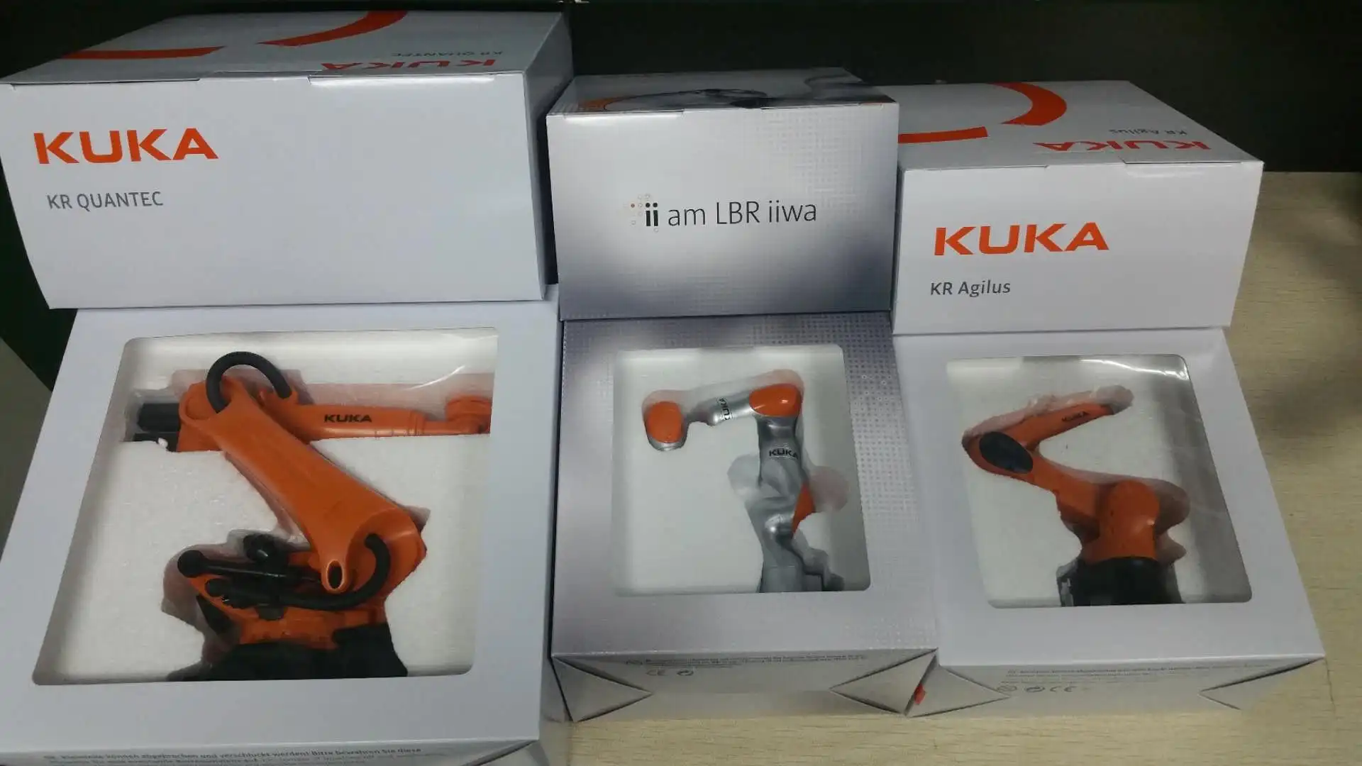 Kuka Robot Arm Model Toy Business Promotional Gift Buy Desktop Robot