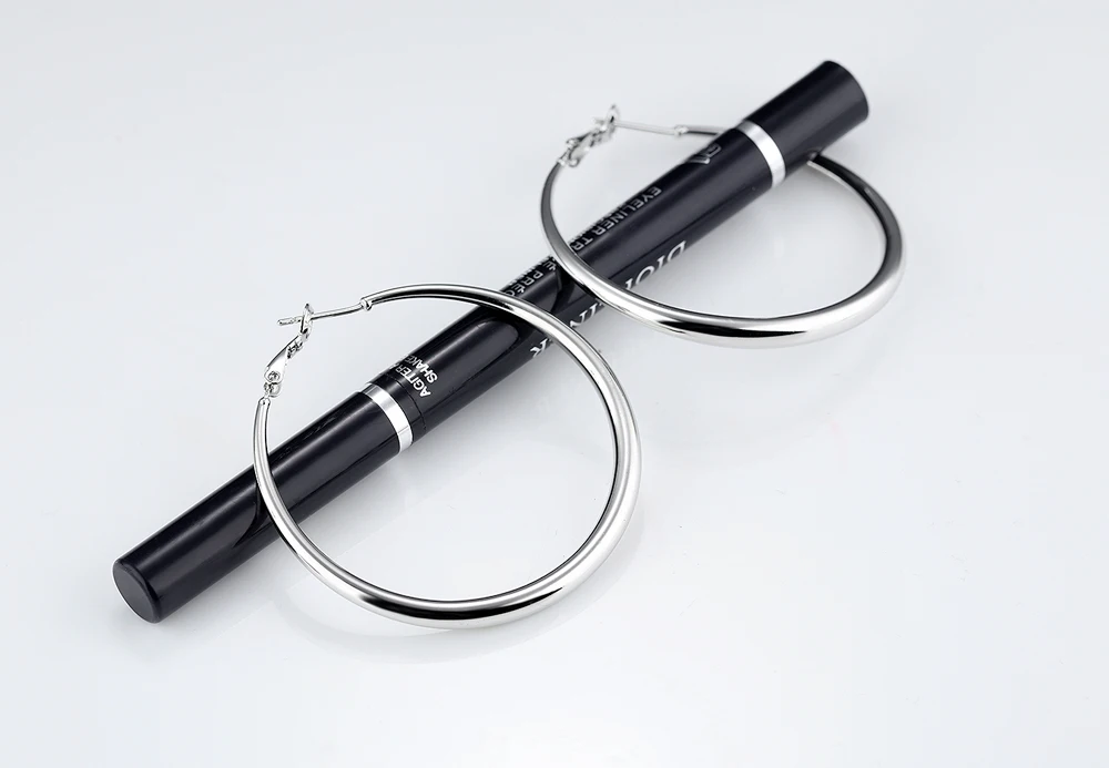 Fashion Brand Jewelry Women Silver Round Shape Medium Hoop Earrings Designs