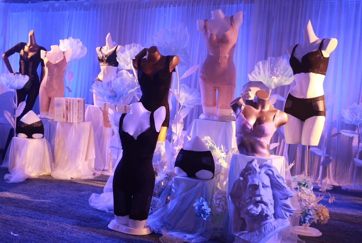 Xinji Fashion Gold Mannequins Dummy Female Lingerie Manikin Women