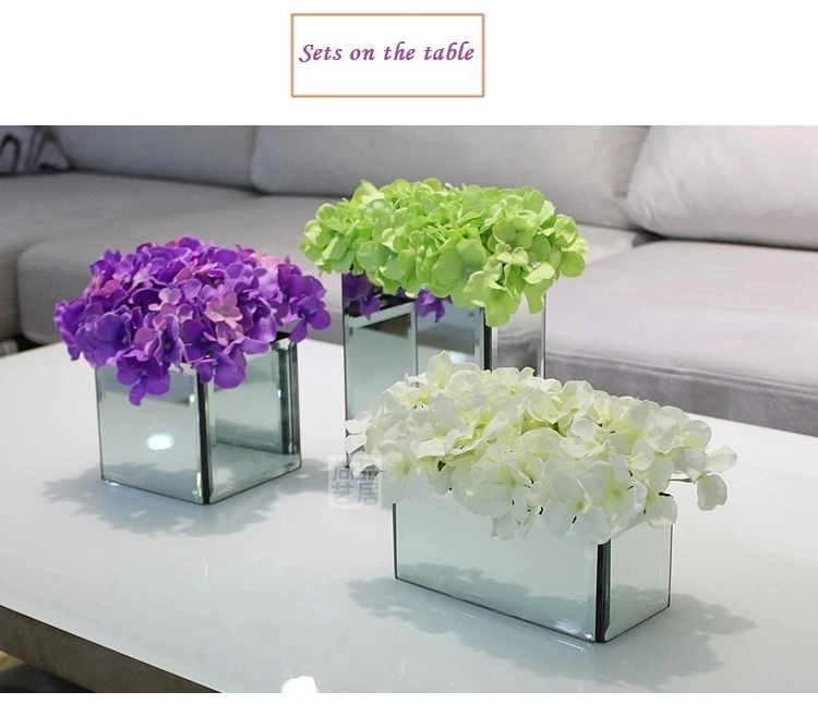Mirror surface glass vase for drawing room decoration