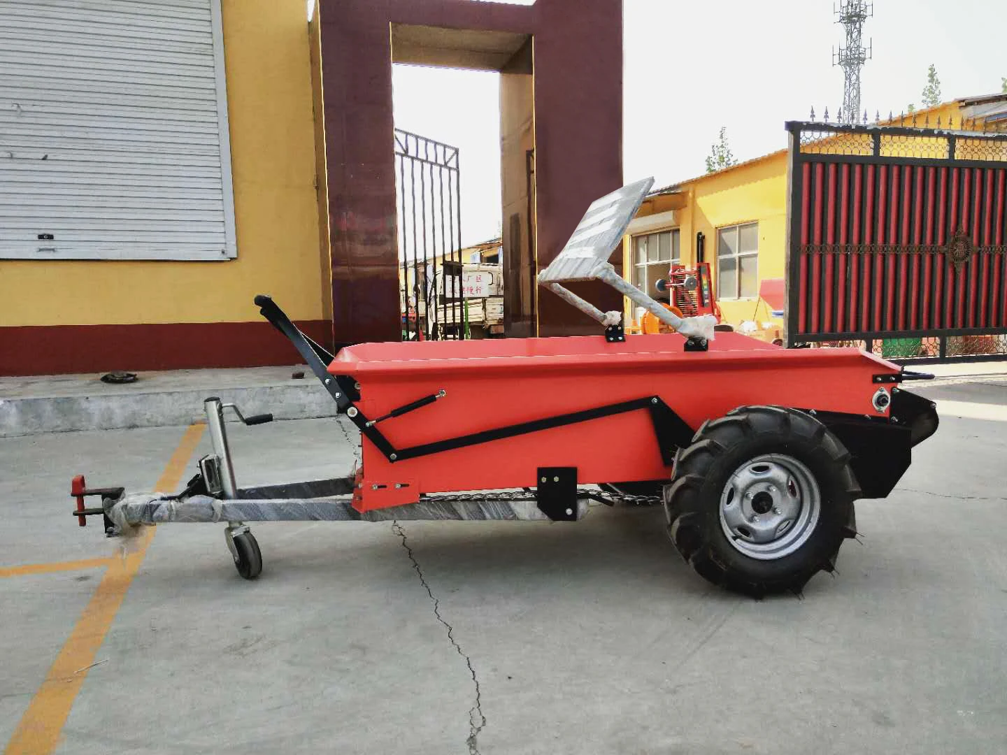 Hot Sale Pto Shaft Drive Mini Atv Lime Muck Fertilizer Spreader For