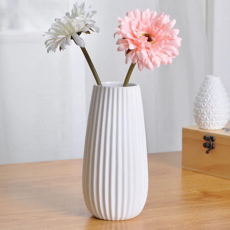 Светло серые вазы. Ваза икеа белая керамика. Вазы для цветов. Современные вазы для интерьера. Современные вазы для цветов.