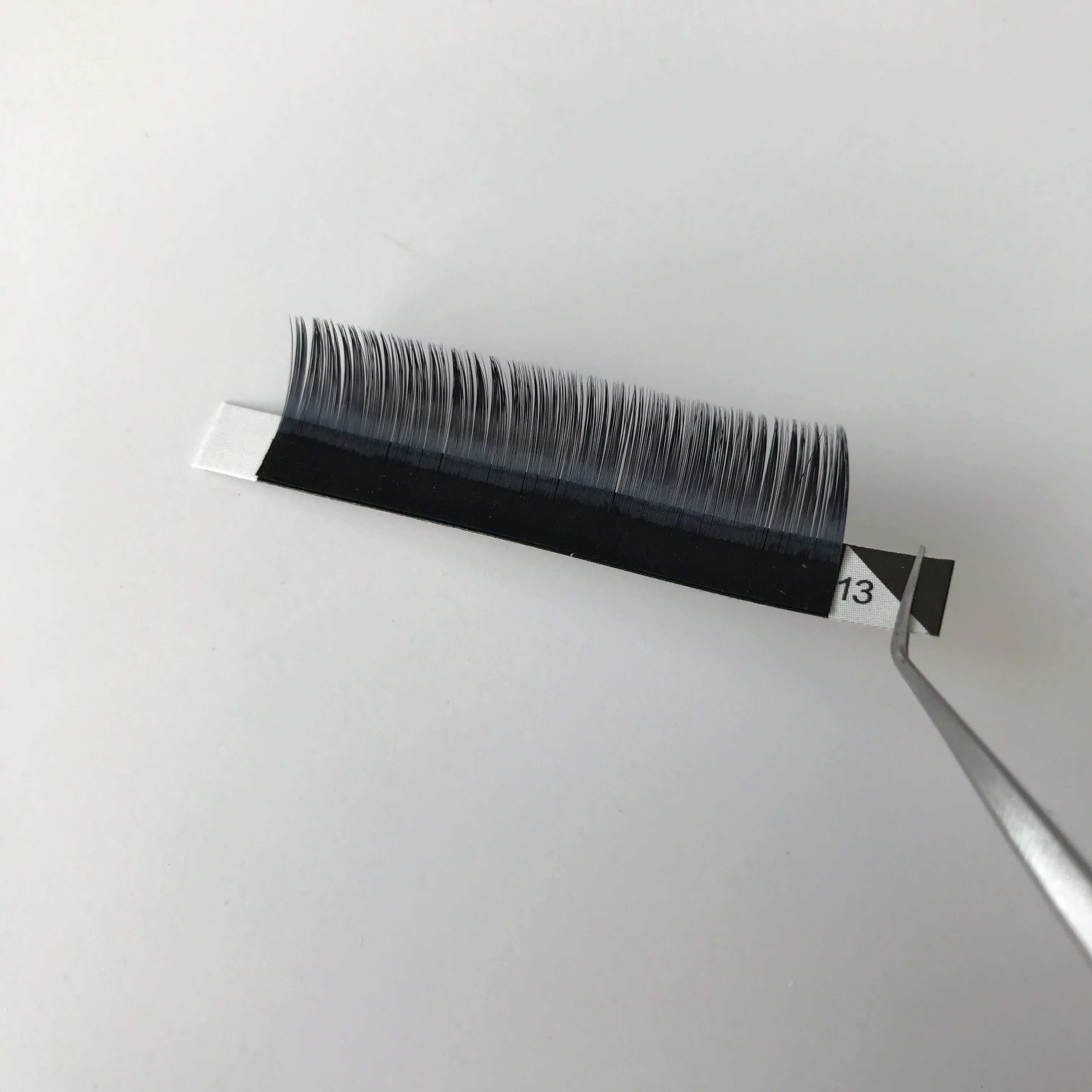 

wholesale 2019 super hot selling russian volume eyelash extensions mega volume lashes easy to fans, Black colorful lashes