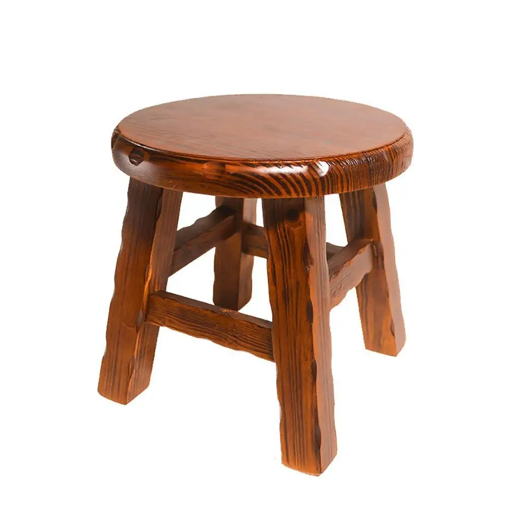 маленький круглый столик из дерева