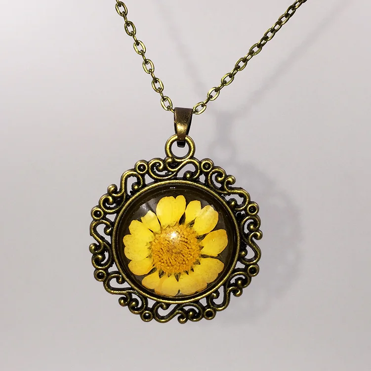 

Real Flower in resin necklace exotic vintage jewelry for women