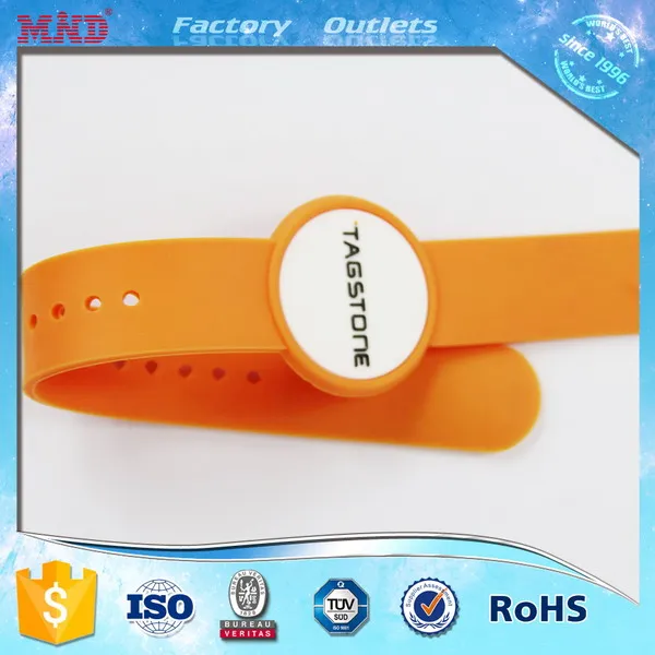 silicone rfid wristband (8).jpg