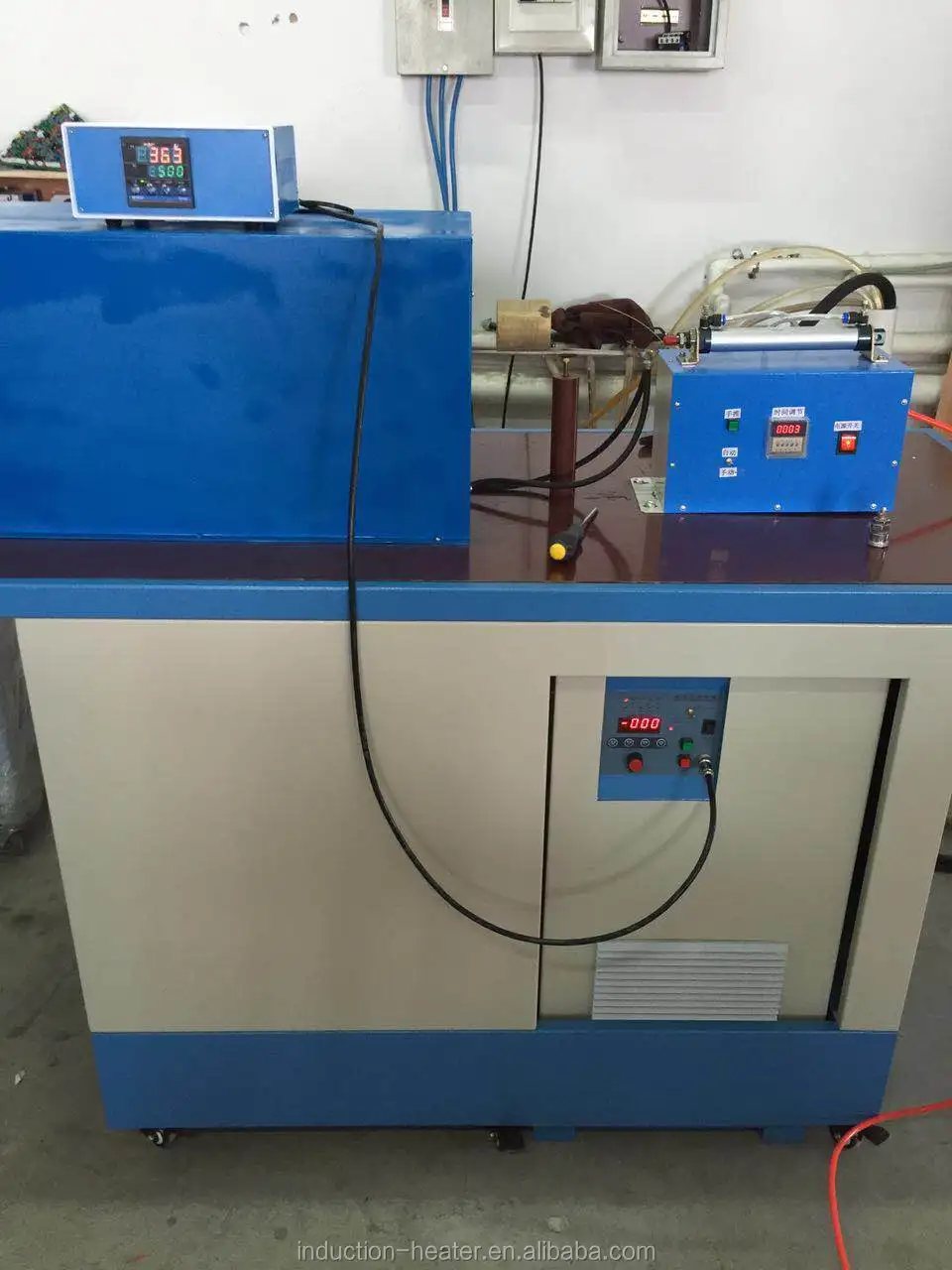 Four à Induction Haute Fréquence Pour La Fusion Des Métaux - 1500W à 6000W, Taille Compacte, Usage Industriel