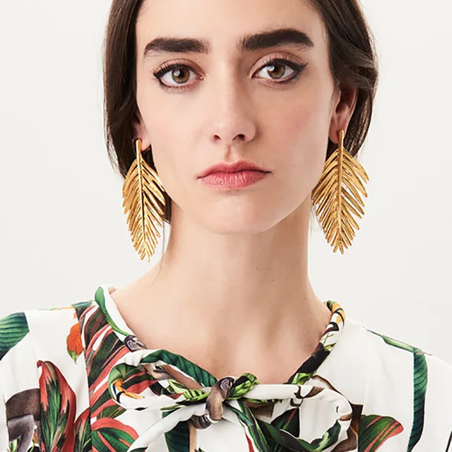 

JuJia Stock Gold Leaf Shape Stud Earrings for Women