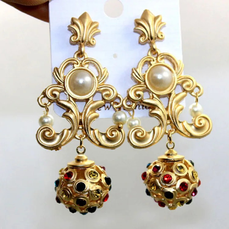 

baroque retro palace gold hollow female exaggerated big pearl flower rhinestone ball earrings chandelier statement, Picture