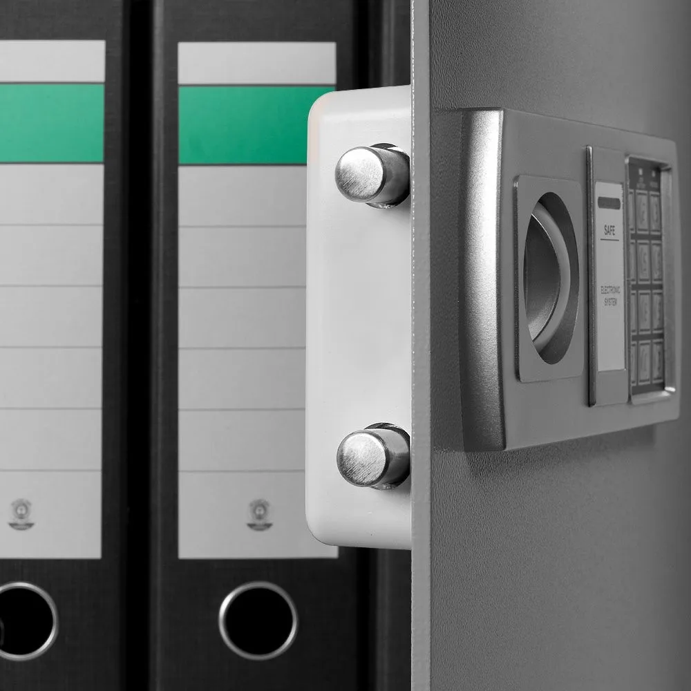 Safe ii. Банковский сейф с двумя ключами. safeu. safeu tsk1 security box.