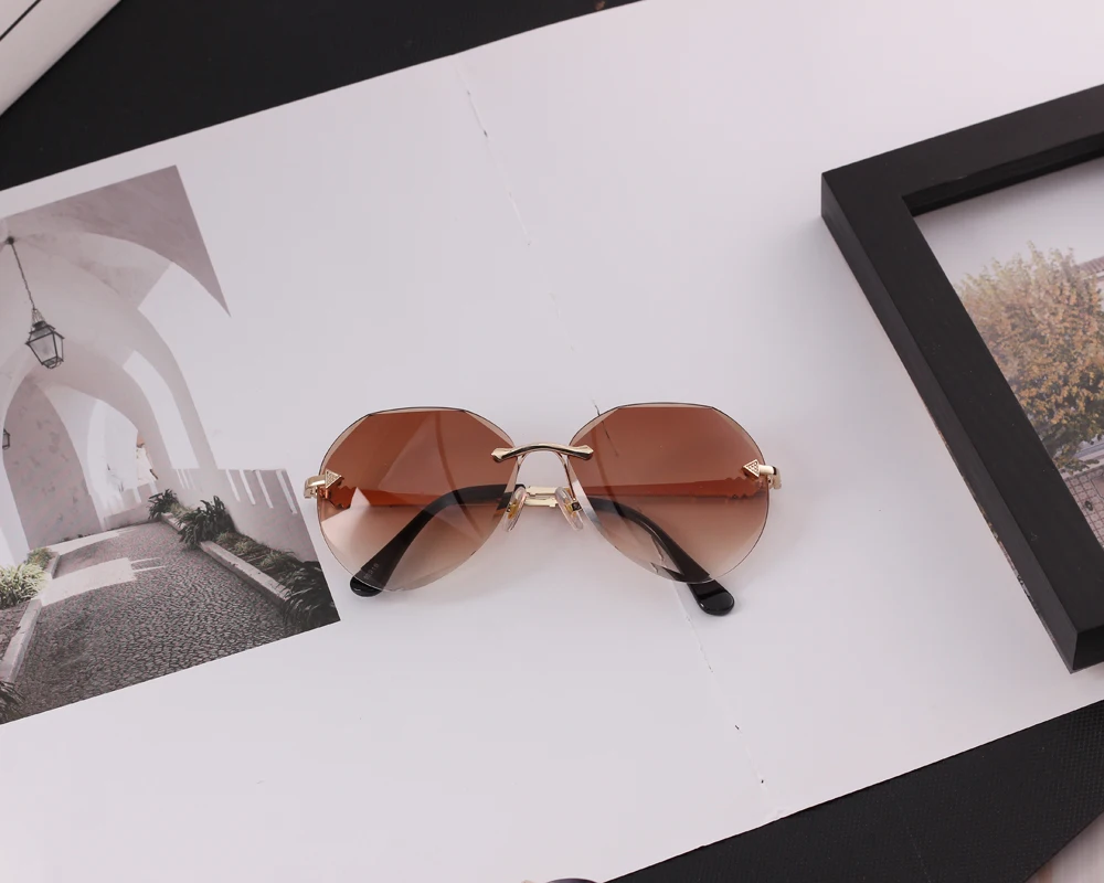 

new design hot sale 2019 fashion frameless child sunglasses, Colourful