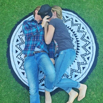 round picnic rug