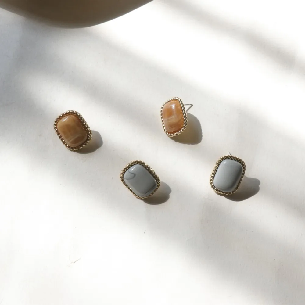 

Juhu wholesale 2019 New Selling plated gold Metal Alloy Stud Earrings For Women, Grey , brown