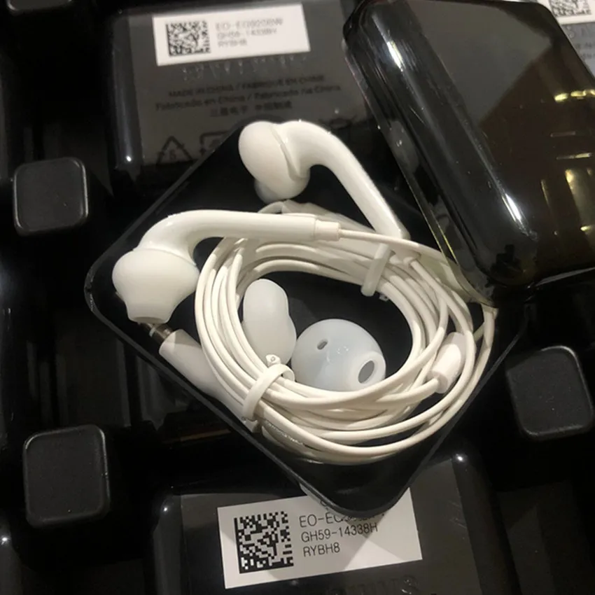 

Free shipping 100% Original oem quality headset in ear headphones earphone With Remote Mic for Samsung s6 s7 s8 s9 3.5mm plug, White