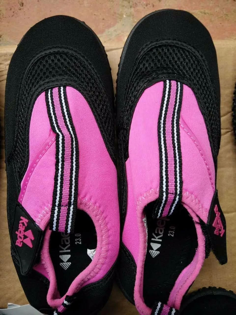 where to buy sneakers in bulk