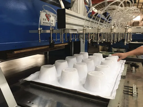 plastic cutting machine.jpg