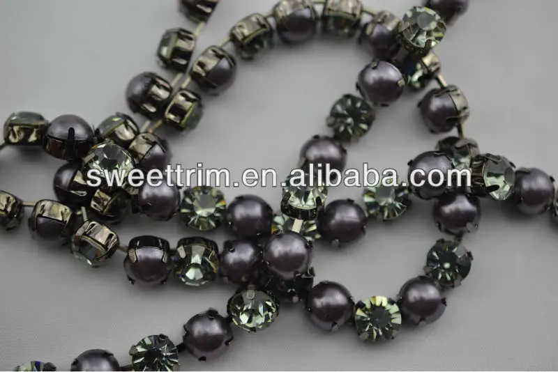 various size Wholesale Fashion bling bling decorative rhinestone trim