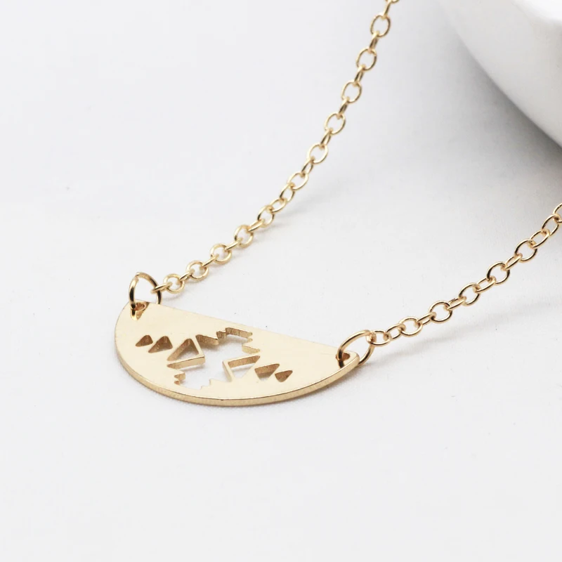 

Jewelry Half Moon Charm Link Chain Pendant Necklace for Women Wholesale Price