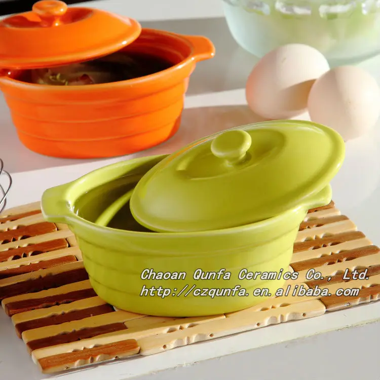 Solid color stoneware casserole wholesale cookware with lid