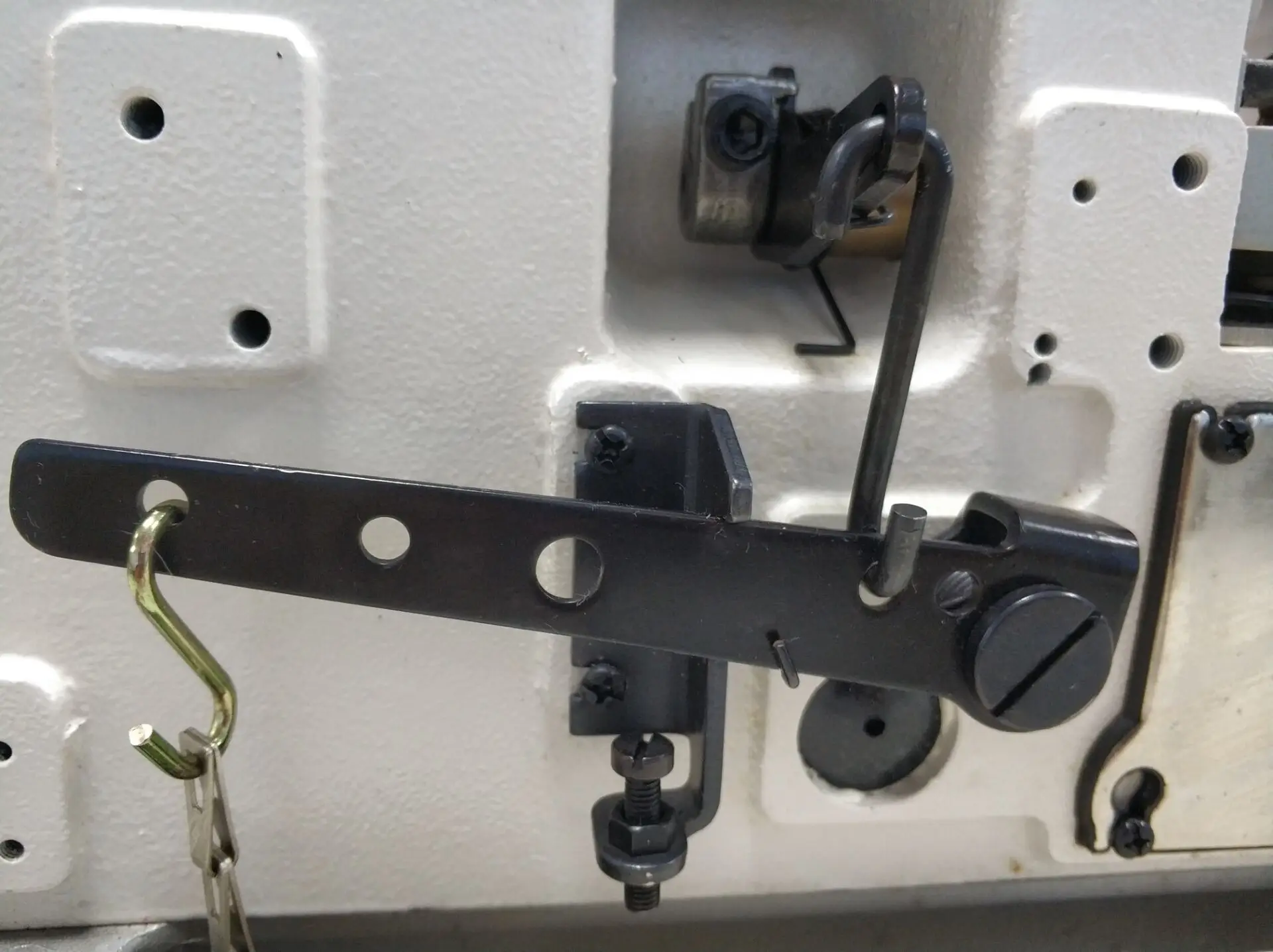 Five lines overlock sewing machine