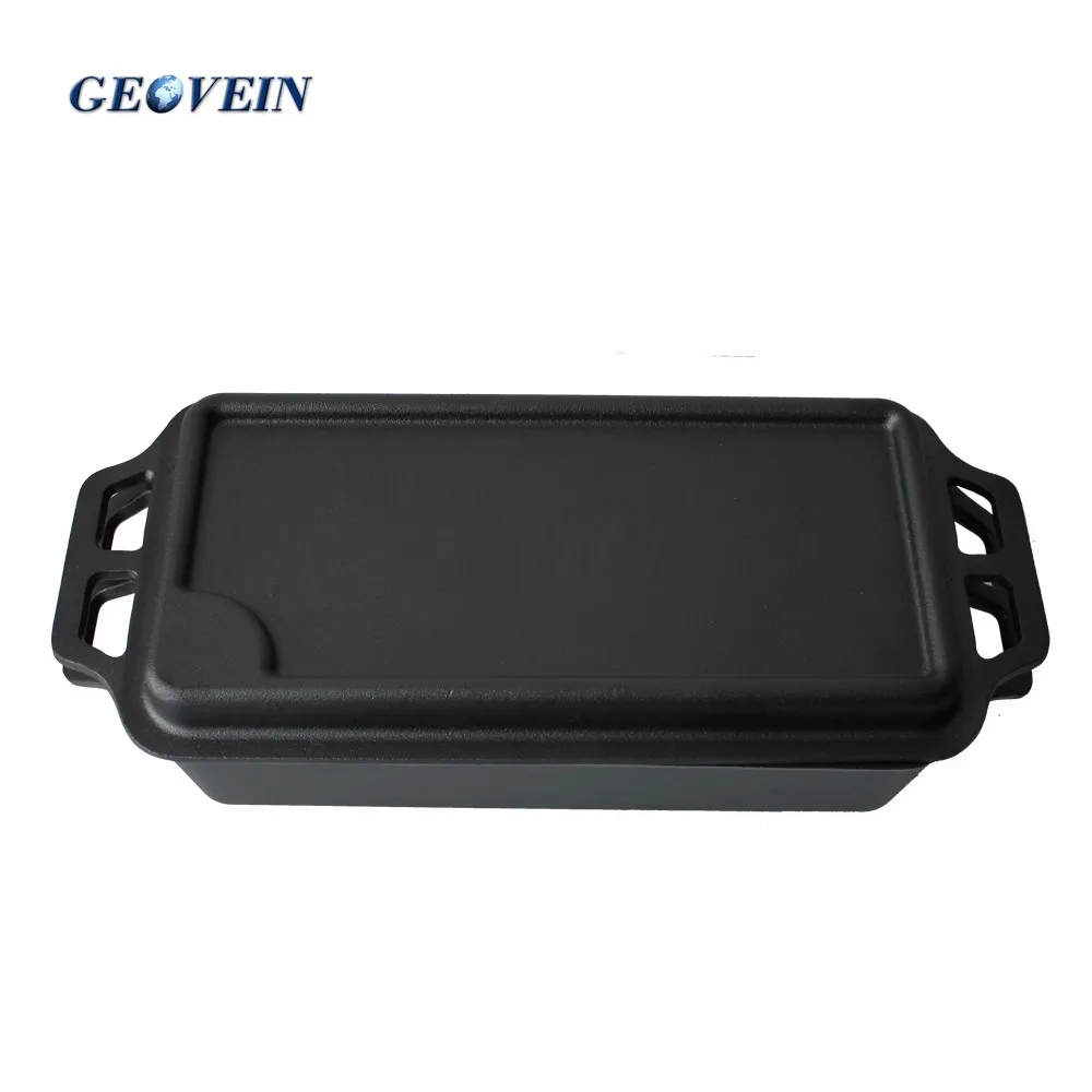 Easy Cleanup T he glassy coating of cast iron makes cleaning it even