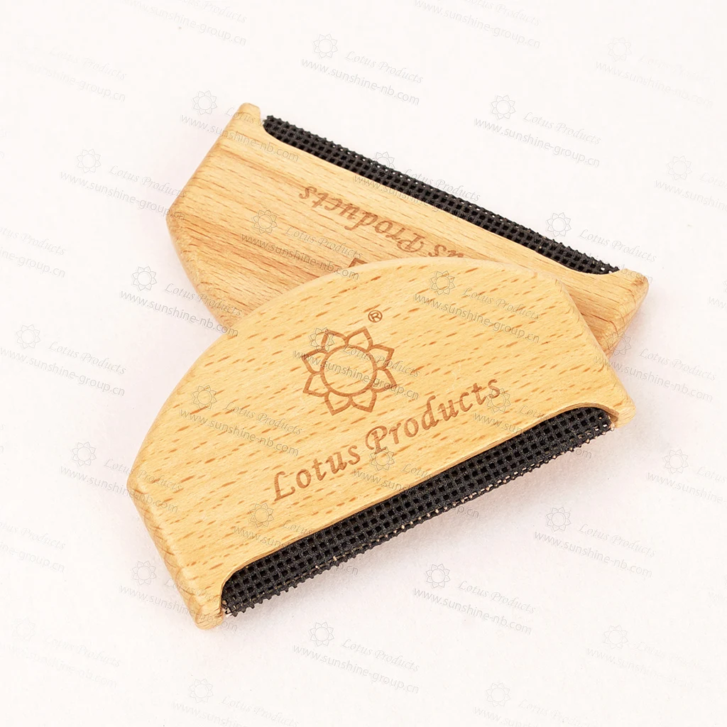 

48hours delivery excellent quality wood D-fuzz-it fabric and sweater comb, Natural color