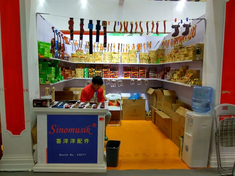 sinomusik violin booth in shanghai  (4).jpg