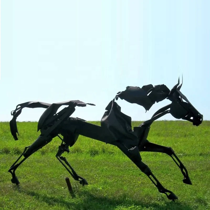 metal horse sculpture