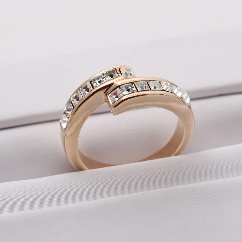 

Vintage 18k gold plated Rhinestone middle finger ring Jewelry Women China Factory Directly Wholesale/Custom