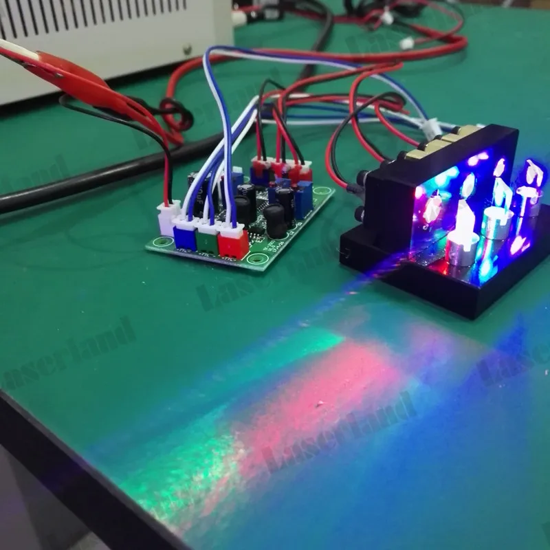 
RGB White Laser Module 300mW Red 650nm 100mW Green 532nm 50mW Blue 450nm 150mW 