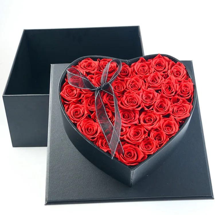 preserved rose in gift box.jpg