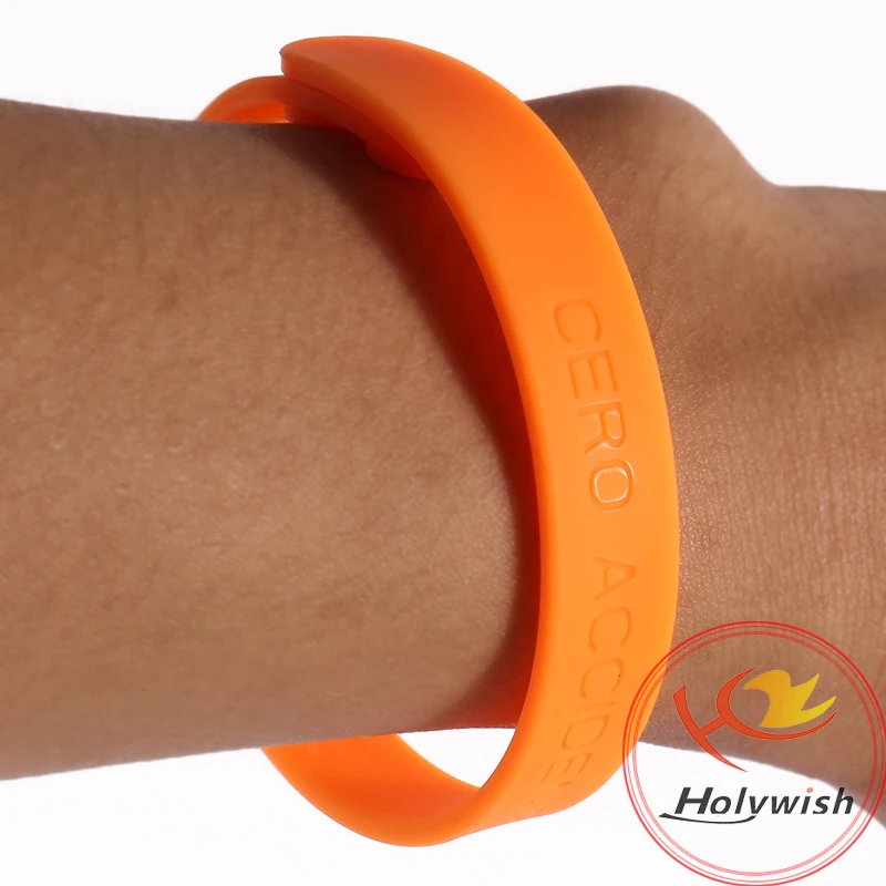 Wholesale Free Design Free Sample Wristband Silicone Wide Rubber Hand