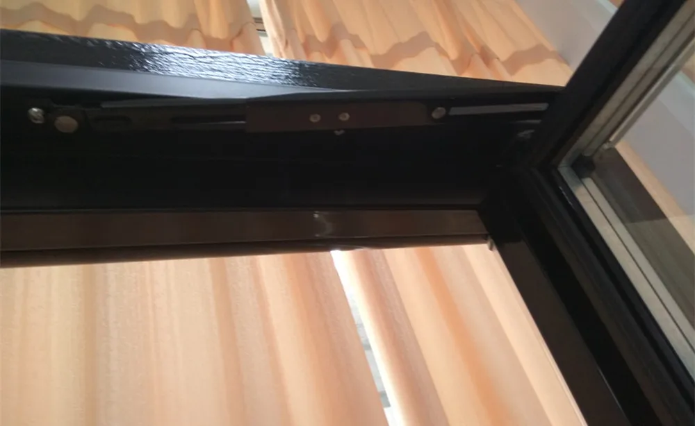 Supply glass door and frame solution for display cold room