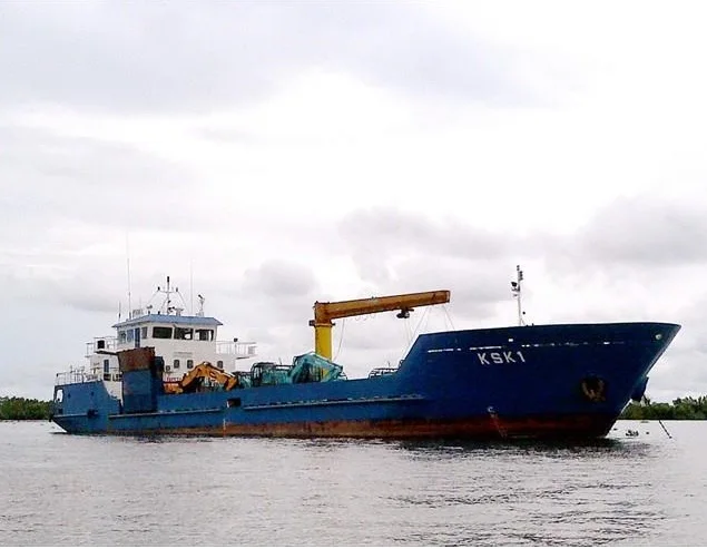 
50m LCT self-propelled ferry barge deck carrier deck barge 