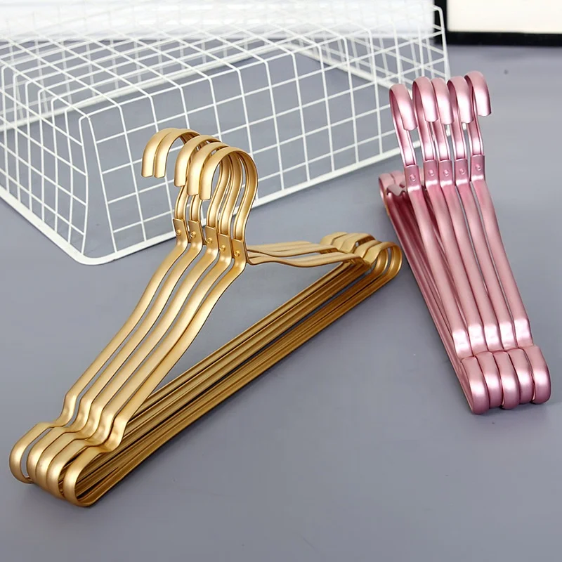 aluminum clothes hangers