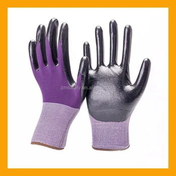 thin nitrile gloves