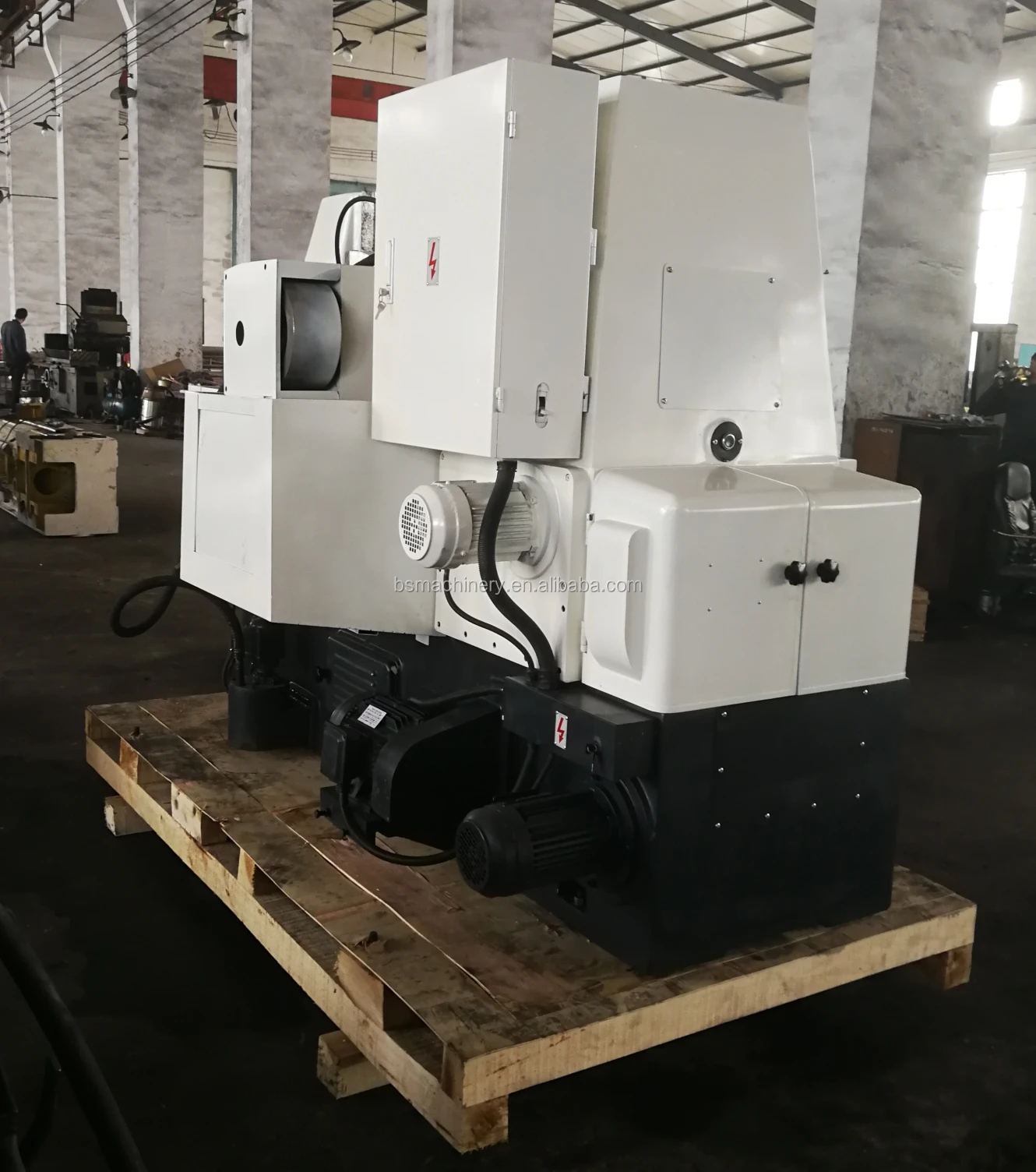 gear hobbing machine