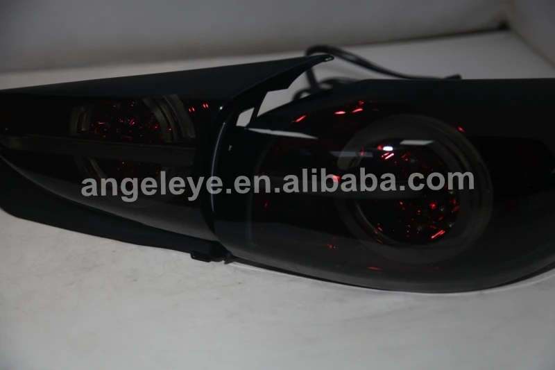 LED Tail Lamp For MAZDA 3 Axela Hatchback 2015 -2018 TW Smoke Black cover Dark red housing