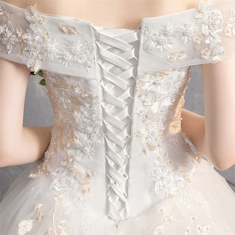 2019 Fashion Styles off shoulder Women Wedding dress Floor Length Vintage Applique Women Bridal Gown
