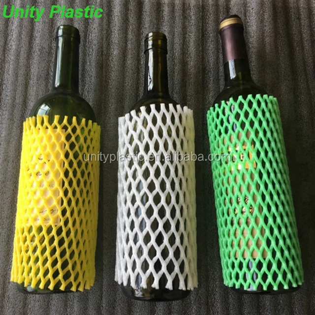 упаковочная сетка пенополиэтиленовая для фруктов. сетка для бутылки. винная бутылка в сетке. сетка для бутылок. сетка для бутылок упаковочная.