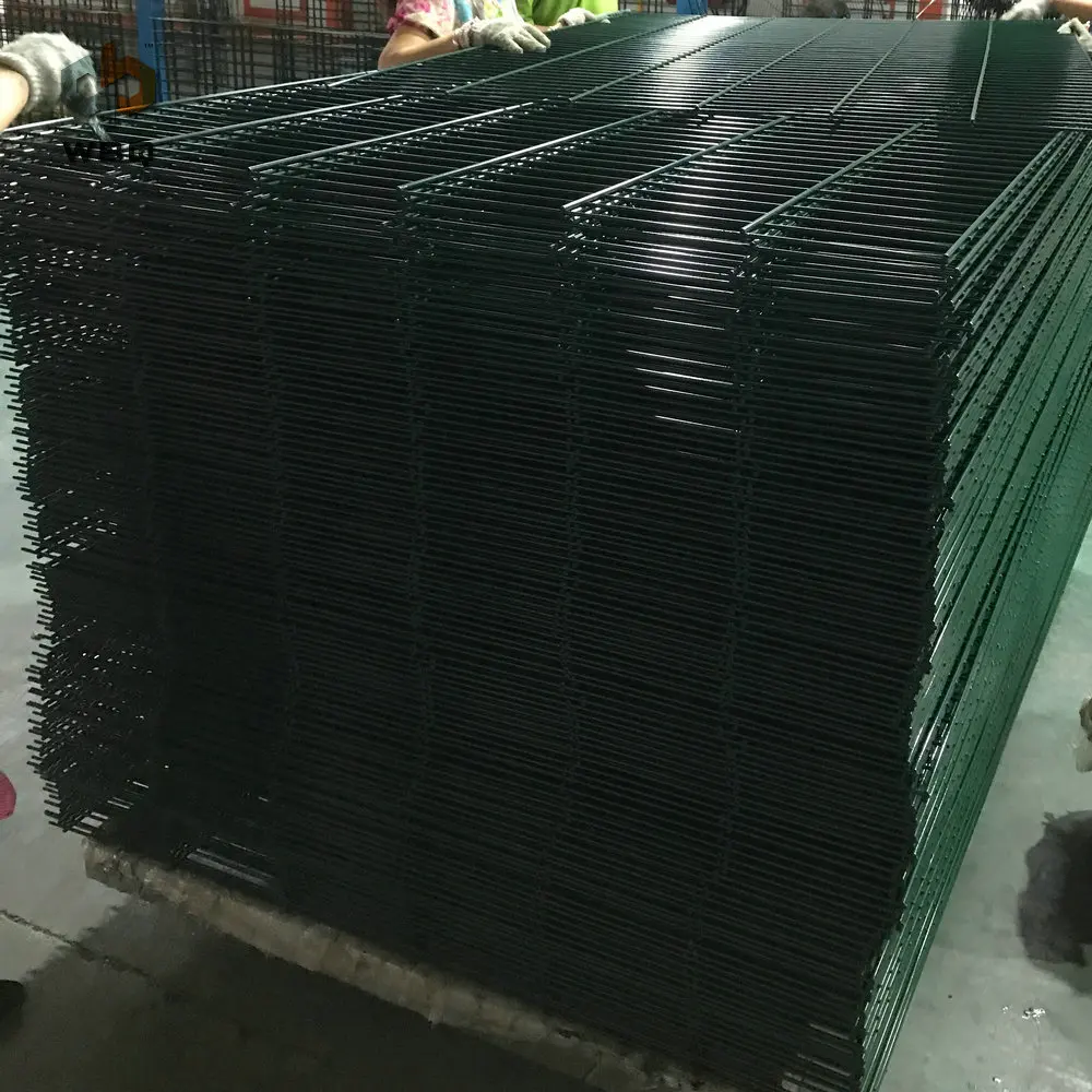 hot dipped galvanized /pvc coated welded wire mesh security fences