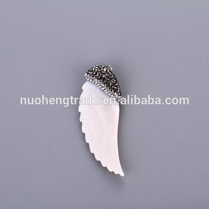 

Natural Carving Mother of Pear Shell Jewelry Pave Crystal Wing Hot Sale Rhinestone Shell Pendant