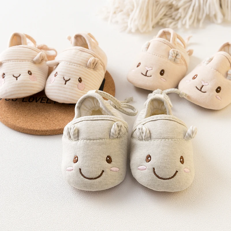 warm baby shoes that stay on