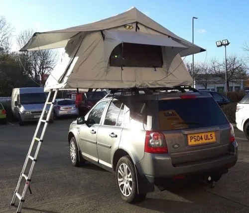 Автомобиль аренда крыша. Палатка на крышу Land Rover Freelander 2. Багажник палатка на крышу Фрилендер-2. Палатка на автомобильную крышу. Выдвижная крыша палатка на Фрилендер 2.